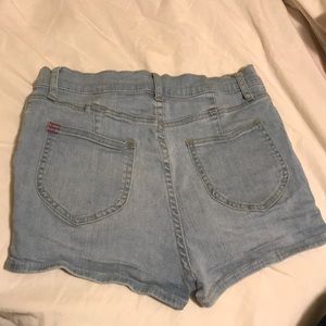 Light high wasted jean shorts